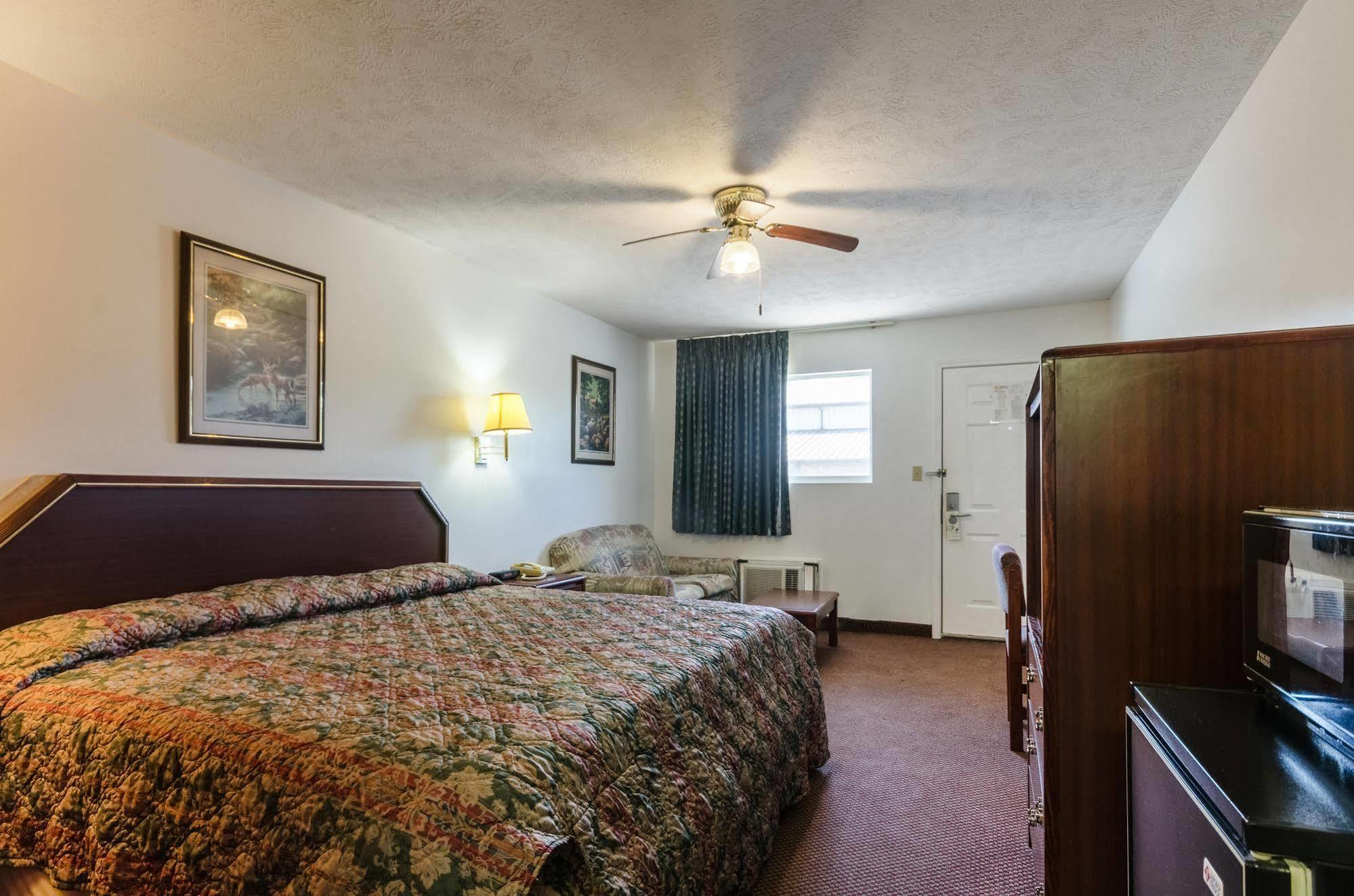 Deerfield Inn Parsons Εξωτερικό φωτογραφία
