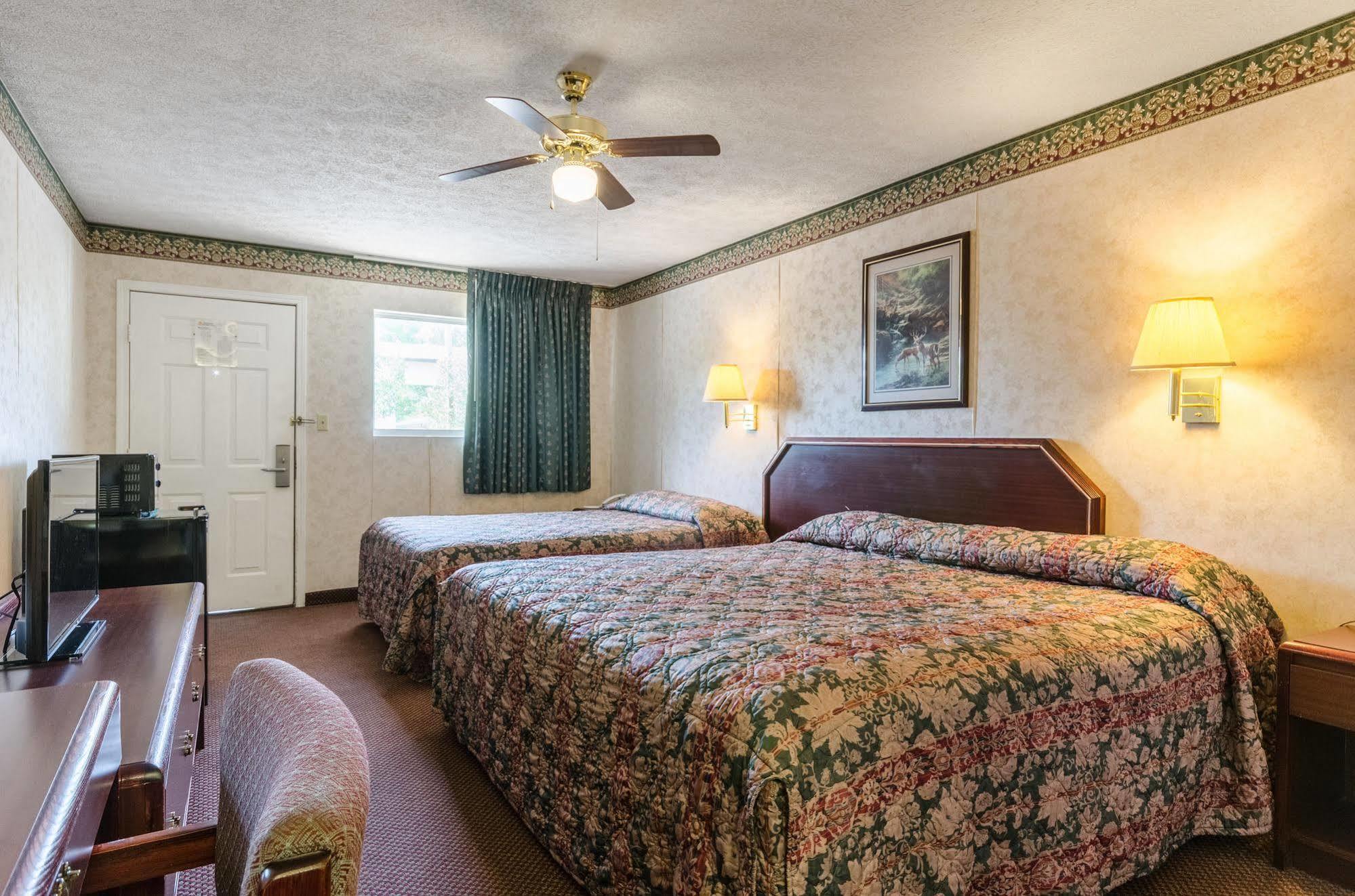 Deerfield Inn Parsons Εξωτερικό φωτογραφία