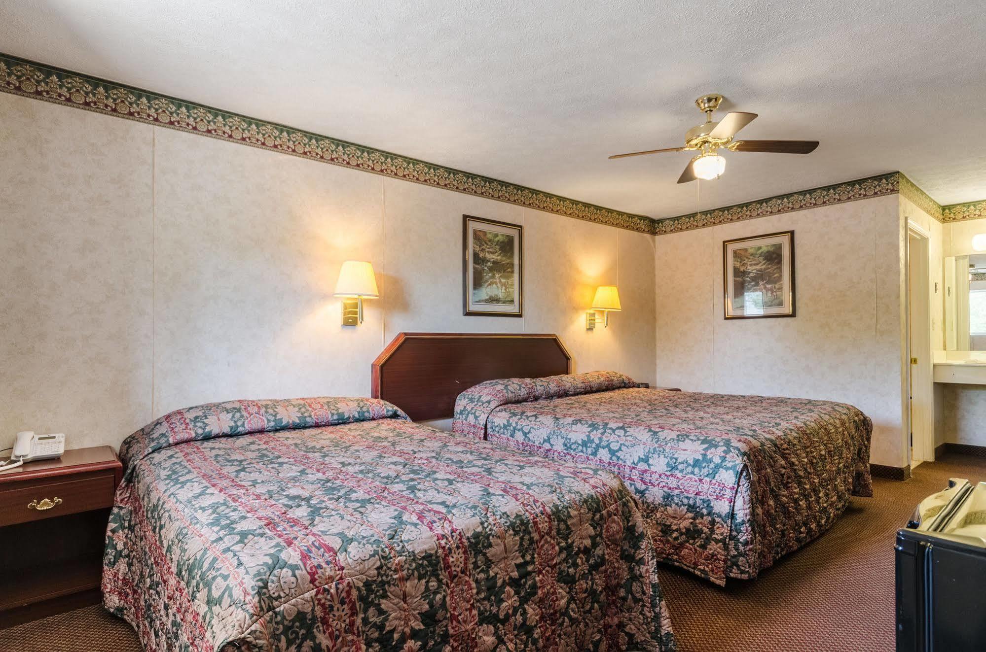 Deerfield Inn Parsons Εξωτερικό φωτογραφία