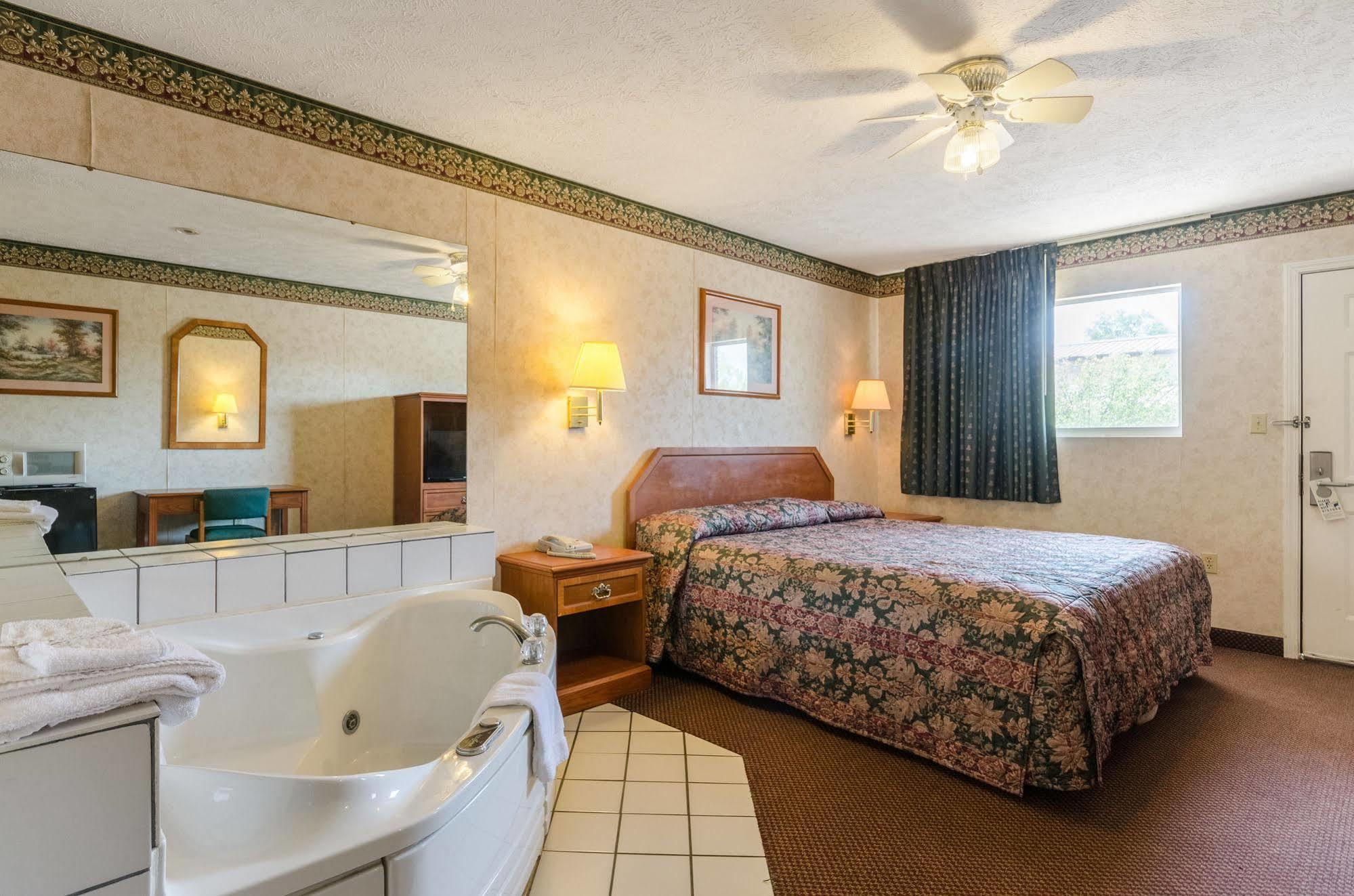 Deerfield Inn Parsons Εξωτερικό φωτογραφία